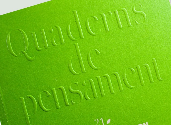 relieve en seco portada de libro verde